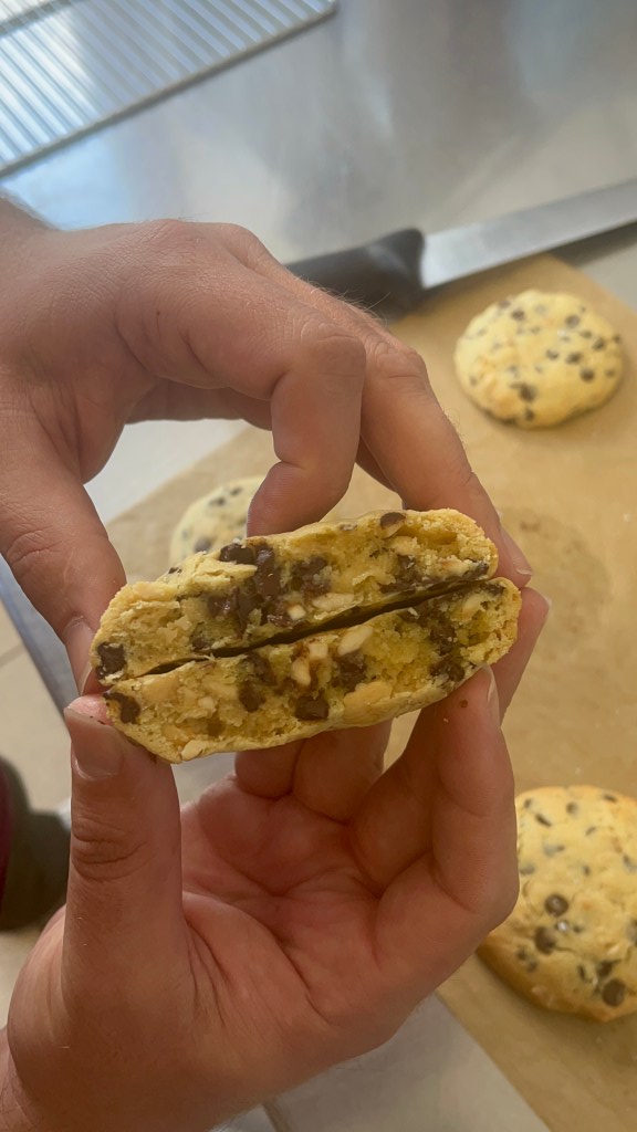 Cookies chocolat noir, noisettes et fleur de sel