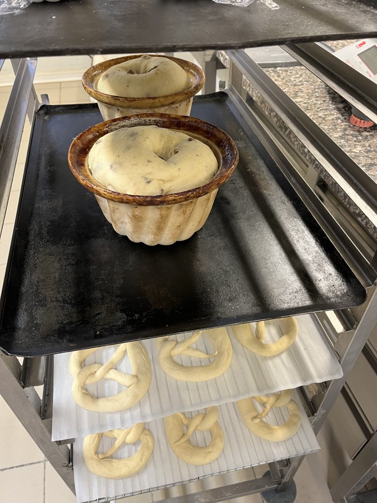 kouglof bretzel alsace spécialités culinaires itinéraire alsace carte routière carte de france épicurienne gastronomie produits locaux vaniti vadrouille vanity