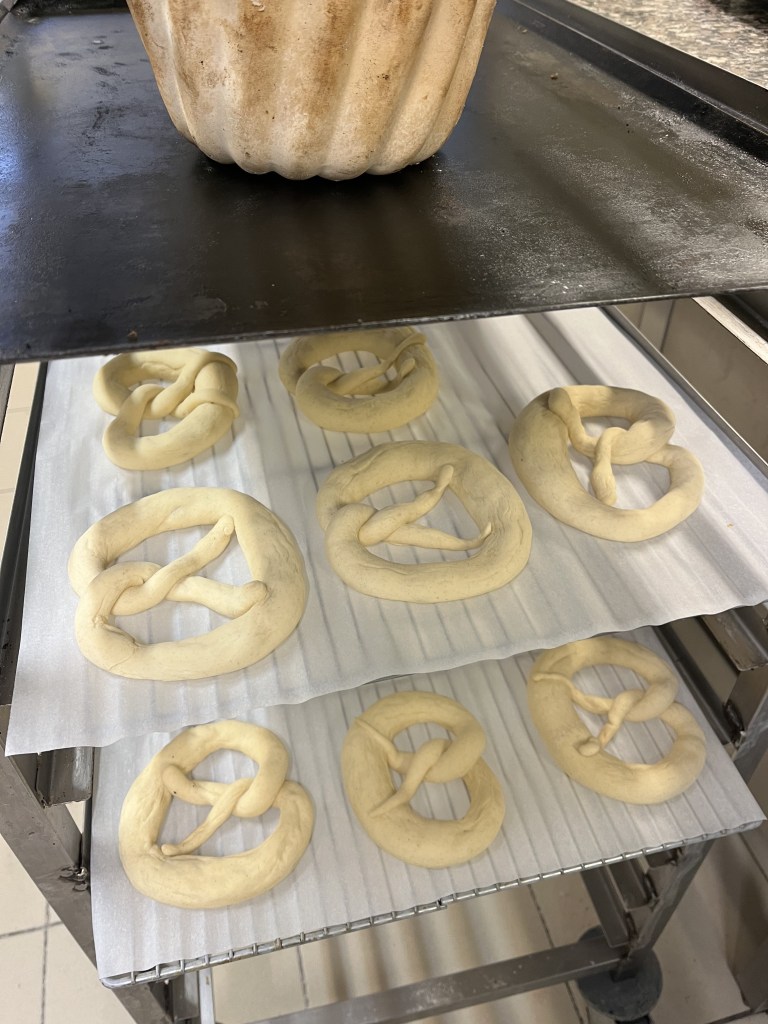 kouglof bretzel alsace spécialités culinaires itinéraire alsace carte routière carte de france épicurienne gastronomie produits locaux vaniti vadrouille vanity