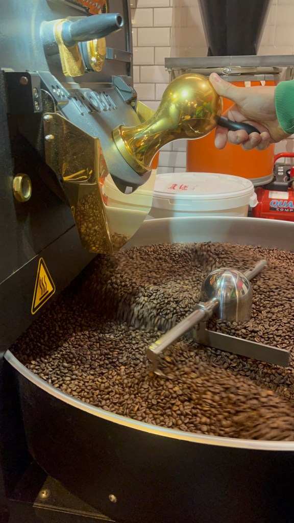 vieux nice bonnes adresses où manger spécialités locales boulangerie cafés fromagerie vin côte d'azur cartes épicuriennes